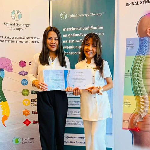 Diploma-uitreiking Spinal Synergy Therapy™ Level 1 en 2 bij Spa Born Academy in Düsseldorf in Duitsland Diploma-uitreiking Spinal Synergy Therapy™ Level 1 en 2 bij Spa Born Academy in Düsseldorf in Duitsland